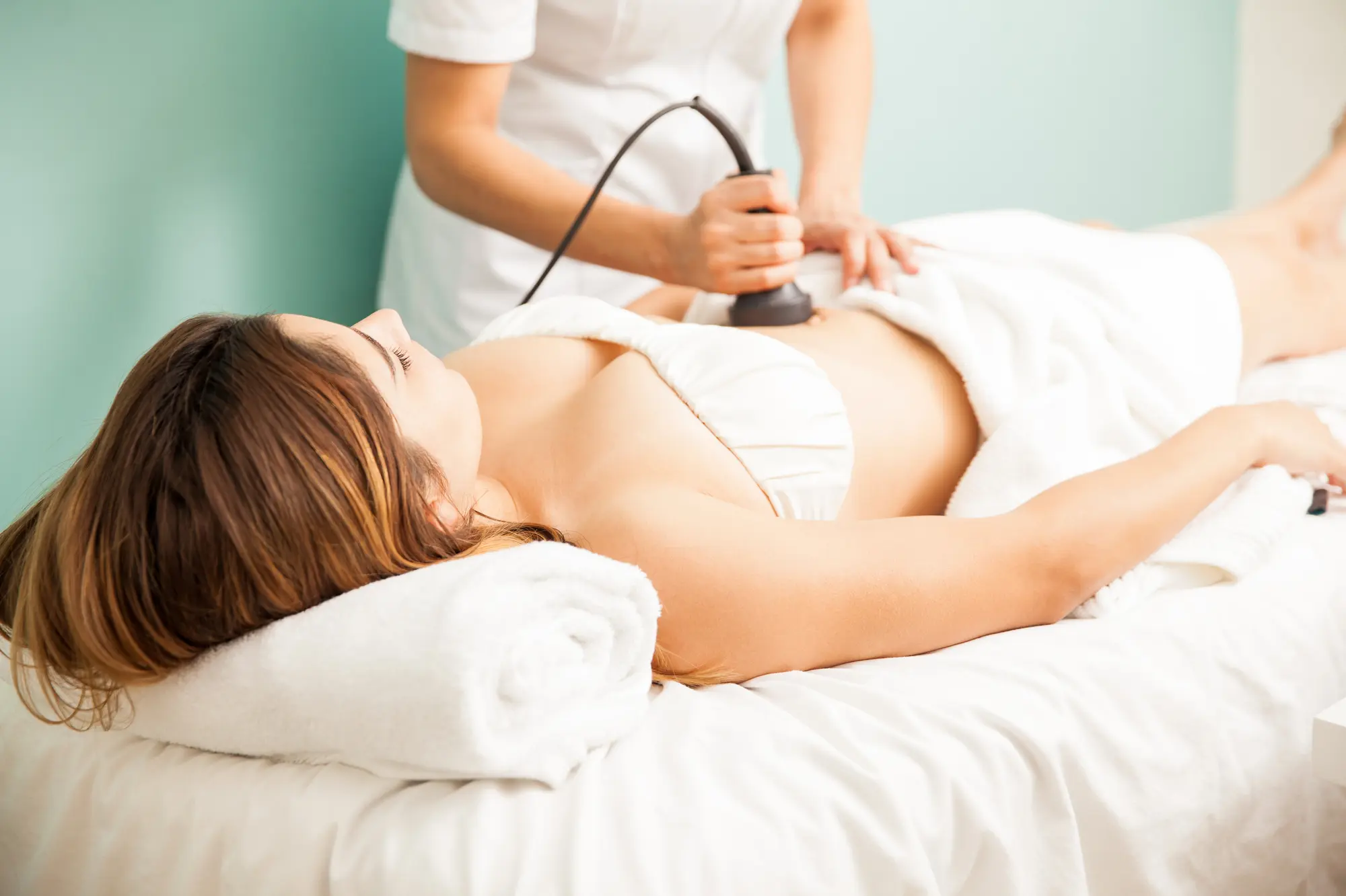 female-therapist-giving-reductiv